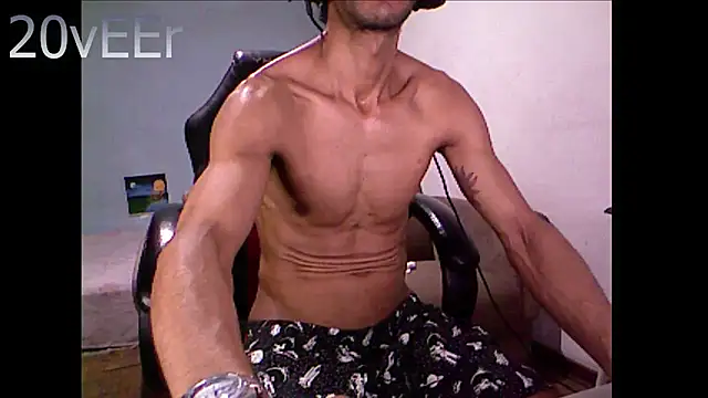 20vEEr online show from November 2025 09:20:02 PM