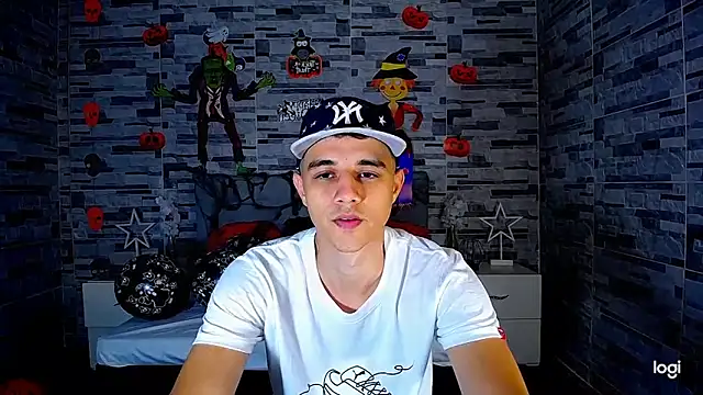 Snapshot of ADAM_HOT chatting on October 2025 08:51:01 PM ADAM HOT online show from October 2025 08:51:01 PM