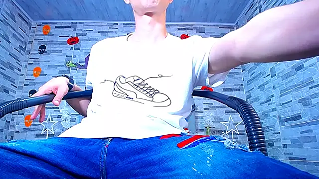 Snapshot of ADAM_HOT chatting on October 2025 12:40:02 AM ADAM HOT online show from October 2025 12:40:02 AM