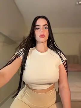 Mavi Coless online show from April 2026 01:53:02 AM