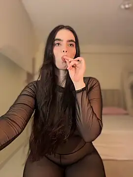 Mavi Coless online show from May 2026 02:06:02 AM