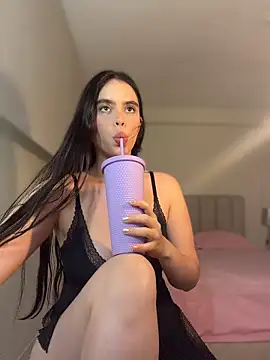 Mavi Coless online show from June 2026 01:32:01 AM