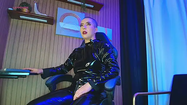 Camila Chainn online show from October 2025 06:37:01 AM