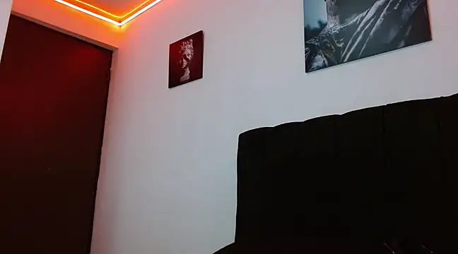 Hendry  online show from December 2024 01:43:01 AM