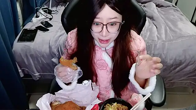 Angelababy001 online show from January 2025 04:49:02 PM