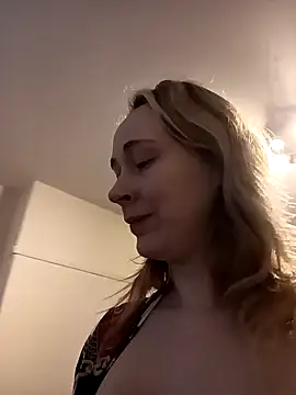 Snapshot of Teagan_B chatting on January 2025 02:45:01 PM Teagan B online show from January 2025 02:45:01 PM