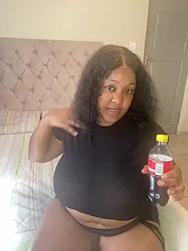 Snapshot of Missmoox24 chatting on October 2025 12:39:01 PM Missmoox24 online show from October 2025 12:39:01 PM