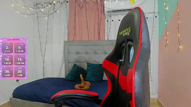 Snapshot of valentina_0_ chatting on February 2025 03:44:01 AM valentina 0 online show from February 2025 03:44:01 AM