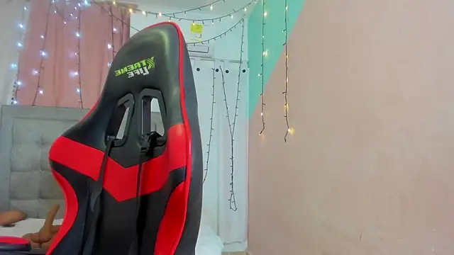 Snapshot of valentina_0_ chatting on February 2025 09:54:01 AM valentina 0 online show from February 2025 09:54:01 AM