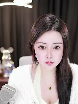 Snapshot of Qiaoqiao_ chatting on January 2025 05:50:01 PM Qiaoqiao online show from January 2025 05:50:01 PM