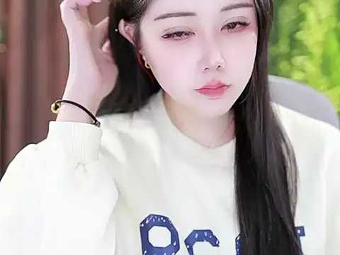 Snapshot of Qiaoqiao_ chatting on January 2025 10:49:01 AM Qiaoqiao online show from January 2025 10:49:01 AM