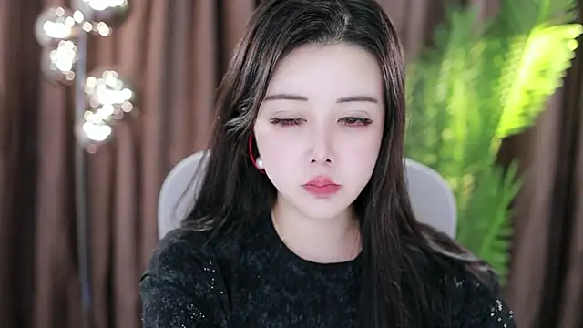 Snapshot of Qiaoqiao_ chatting on January 2025 02:15:02 PM Qiaoqiao online show from January 2025 02:15:02 PM
