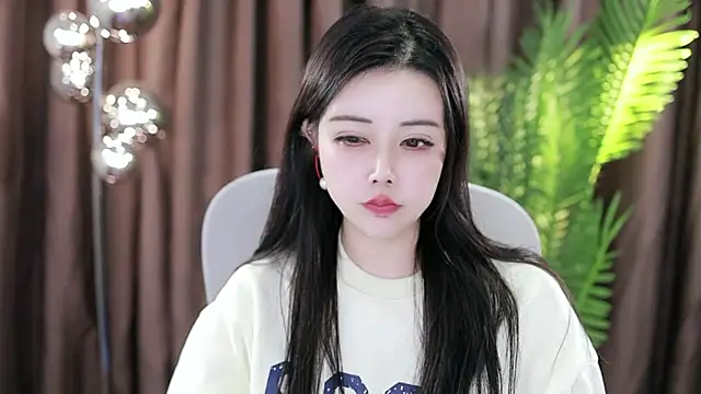 Snapshot of Qiaoqiao_ chatting on January 2025 05:20:01 PM Qiaoqiao online show from January 2025 05:20:01 PM