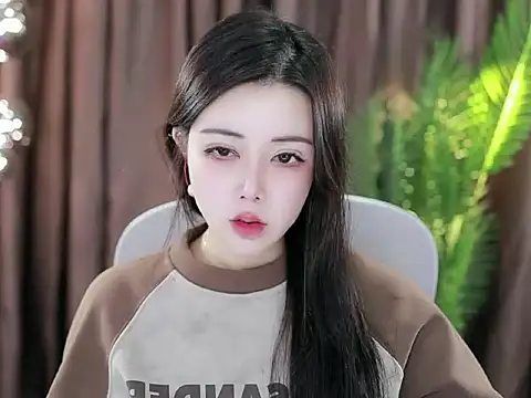 Snapshot of Qiaoqiao_ chatting on January 2025 04:39:01 PM Qiaoqiao online show from January 2025 04:39:01 PM