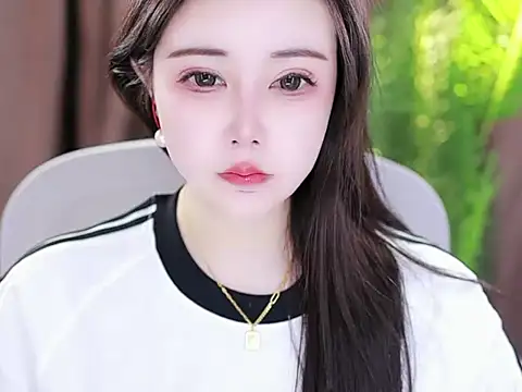 Snapshot of Qiaoqiao_ chatting on February 2025 07:07:01 AM Qiaoqiao online show from February 2025 07:07:01 AM