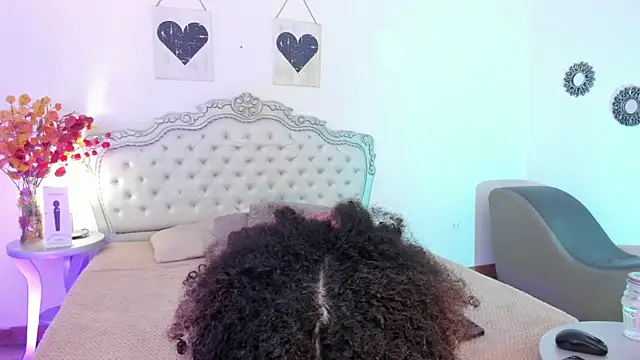 NiaColusi online show from March 2025 08:37:02 PM