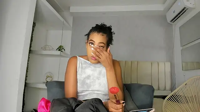Snapshot of flavia_cruz chatting on May 2026 12:33:02 PM flavia cruz online show from May 2026 12:33:02 PM