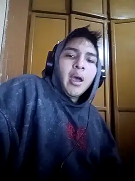 Snapshot of LoganFinds chatting on October 2025 01:24:02 PM LoganFinds online show from October 2025 01:24:02 PM