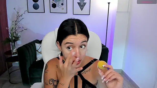 zoee jackson online show from January 2025 09:50:01 PM