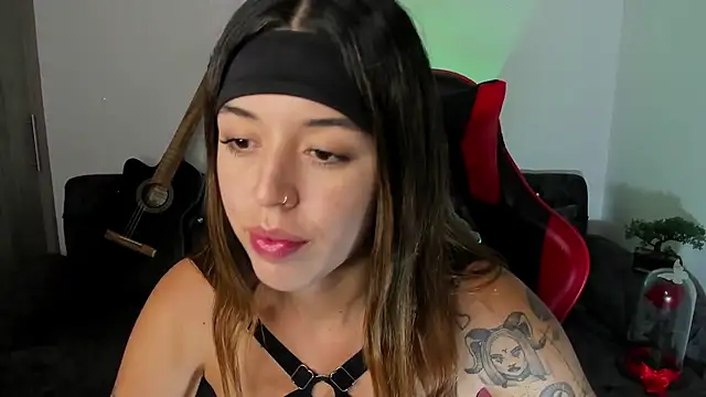 zoee jackson online show from October 2025 04:51:02 AM