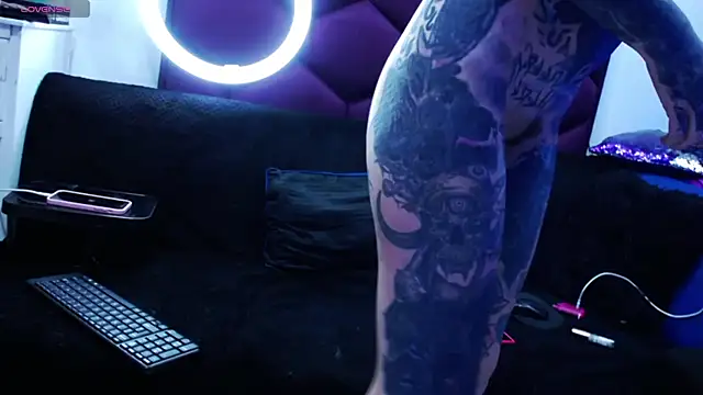 Snapshot of TyphoidMary chatting on February 2025 10:42:02 PM TyphoidMary online show from February 2025 10:42:02 PM