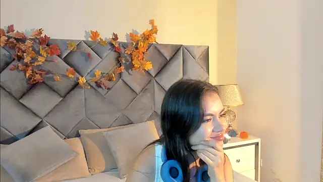 Luisa0110 online show from October 2025 08:21:02 PM