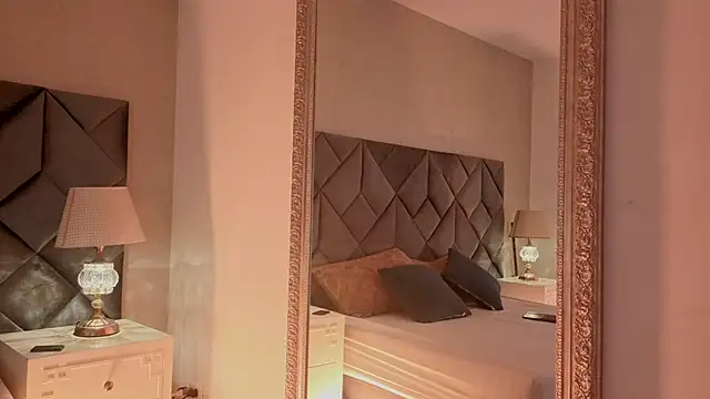 Luisa0110 online show from April 2026 07:47:02 PM