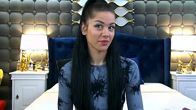 Snapshot of LeyaCass chatting on March 2025 04:13:01 AM LeyaCass online show from March 2025 04:13:01 AM