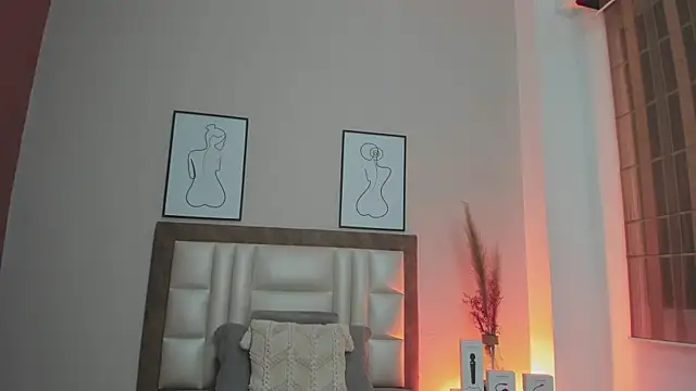 SabrinaWarrenn online show from September 2025 12:43:02 AM