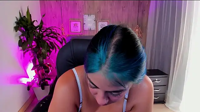 Xisu  online show from December 2024 12:55:02 PM