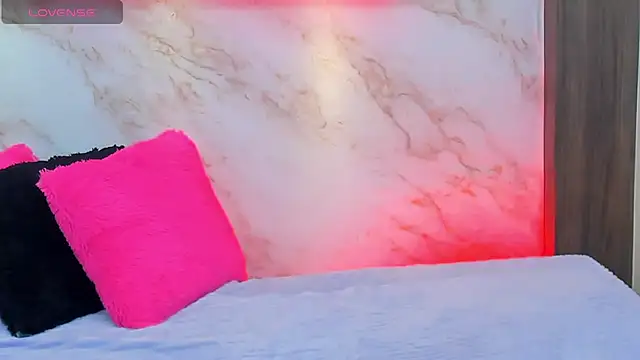 AmyBarton02 online show from April 2026 04:35:01 PM