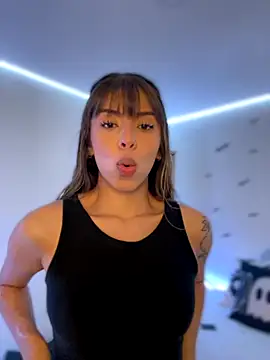 AmmyCollinsW online show from October 2025 09:38:01 PM