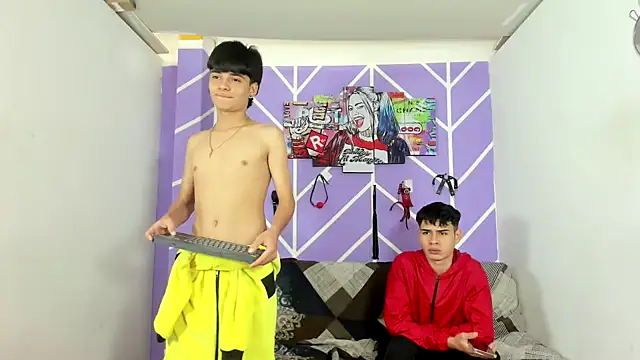 Fresahot2005 online show from December 2024 08:09:01 PM