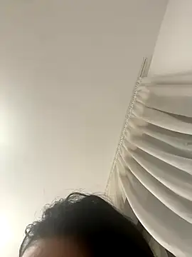 amirahylerr online show from October 2025 08:32:01 PM