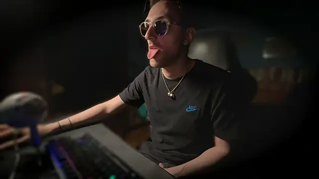 Snapshot of Stefisexy91 chatting on October 2025 08:43:02 PM Stefisexy91 online show from October 2025 08:43:02 PM