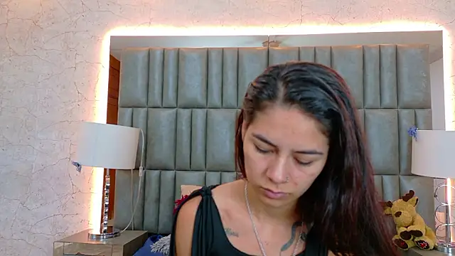 NicoleEsposito online show from January 2026 12:31:01 PM