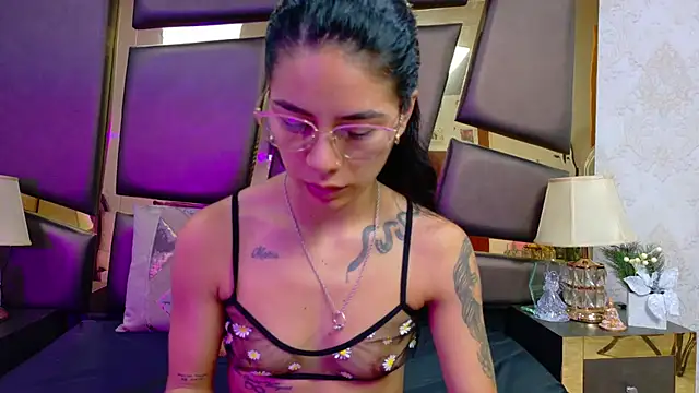 NicoleEsposito online show from February 2026 12:49:01 PM