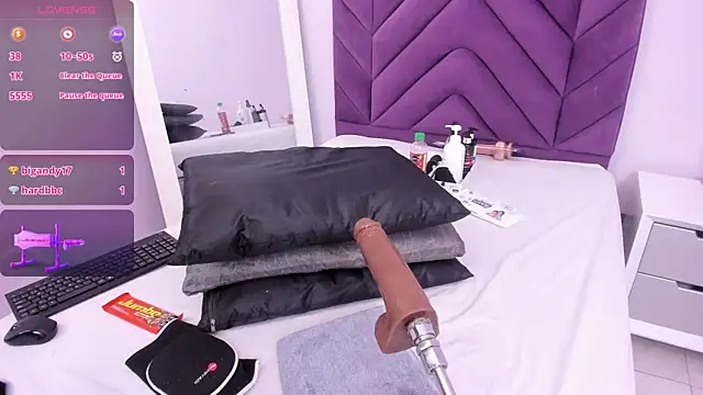 Maddyjohnsonn online show from December 2024 06:53:02 AM