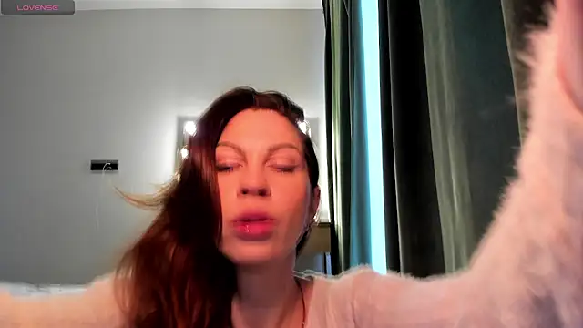 Selena Rase online show from January 2026 05:11:02 AM