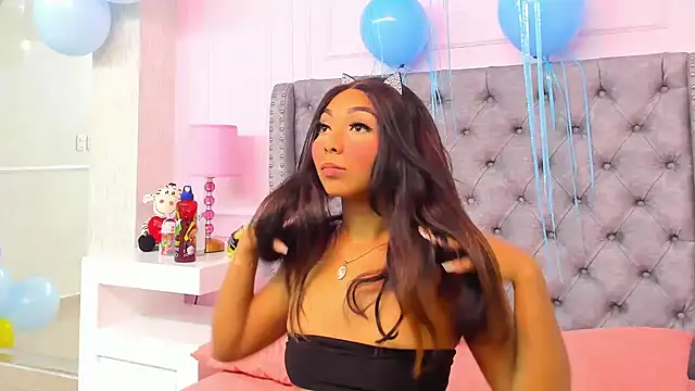 Snapshot of HaileeRoberts chatting on September 2025 12:43:02 PM HaileeRoberts online show from September 2025 12:43:02 PM