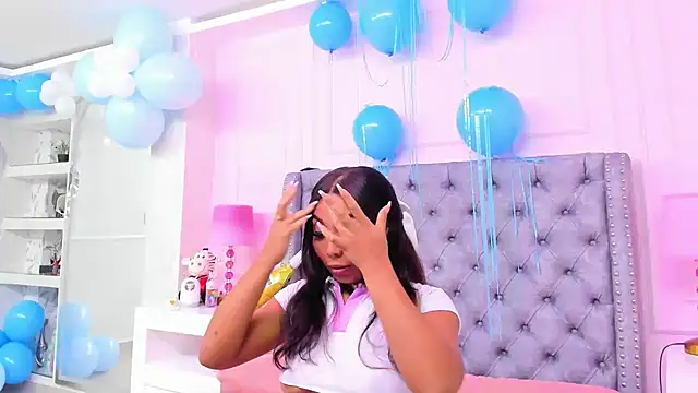 Snapshot of HaileeRoberts chatting on October 2025 12:46:02 PM HaileeRoberts online show from October 2025 12:46:02 PM