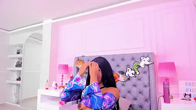 Snapshot of HaileeRoberts chatting on October 2025 12:36:01 PM HaileeRoberts online show from October 2025 12:36:01 PM