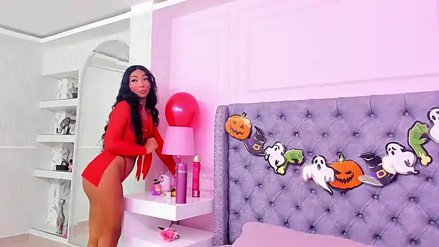 Snapshot of HaileeRoberts chatting on October 2025 01:10:01 PM HaileeRoberts online show from October 2025 01:10:01 PM