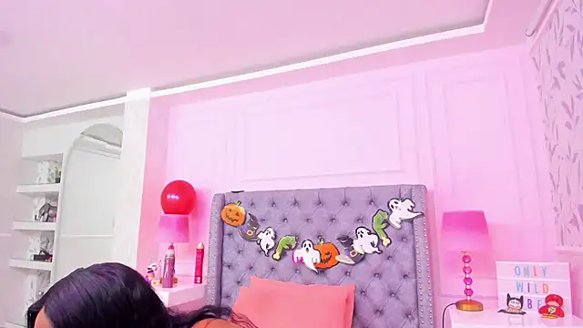 Snapshot of HaileeRoberts chatting on October 2025 01:01:01 PM HaileeRoberts online show from October 2025 01:01:01 PM