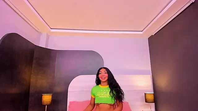 Snapshot of HaileeRoberts chatting on October 2025 12:52:02 PM HaileeRoberts online show from October 2025 12:52:02 PM