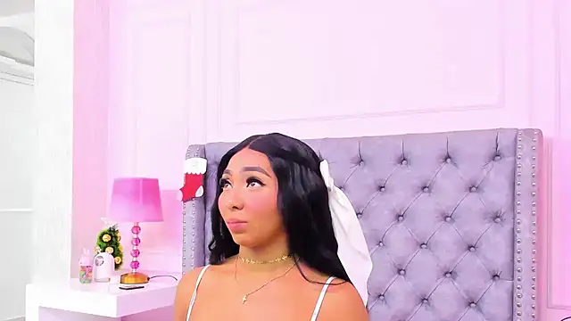 HaileeRoberts online show from December 2025 12:32:02 PM