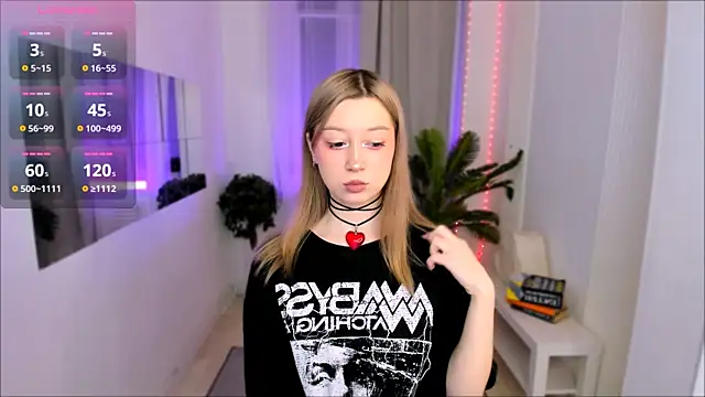 SaintGirl online show from March 2025 04:56:02 PM