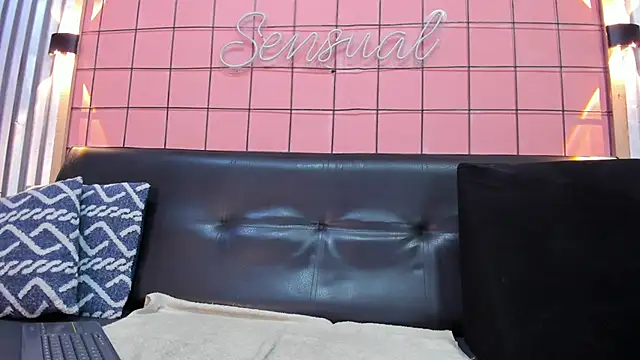 Snapshot of antony_bigdick_ chatting on January 2025 01:11:01 AM antony bigdick online show from January 2025 01:11:01 AM