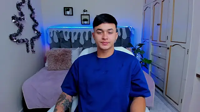 Cristopher strong online show from December 2024 09:33:02 AM