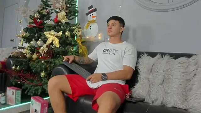 Cristopher strong online show from December 2024 01:32:02 PM